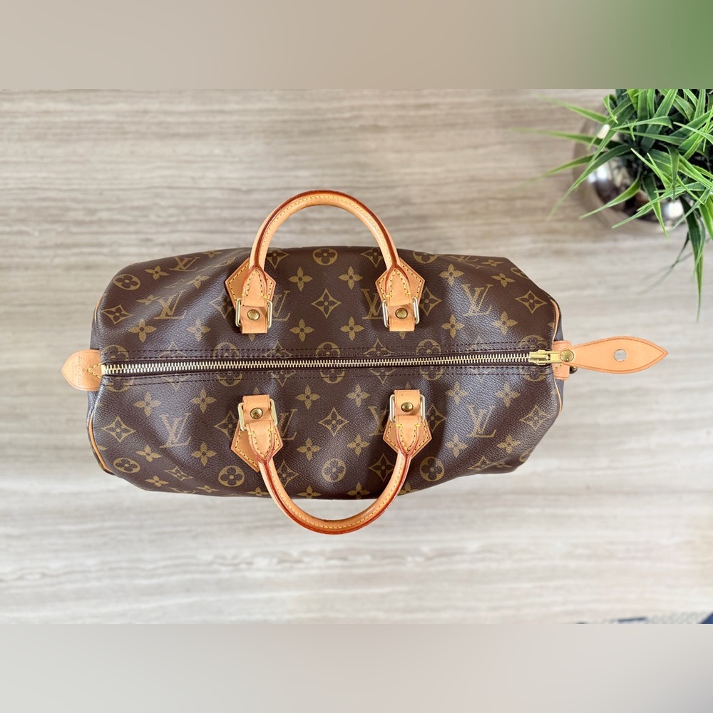 Louis Vuitton Vintage Monogram Speedy 35 - Picture 4 of 16